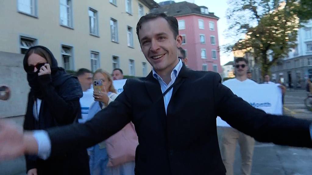 Prozess gegen sechs Mitglieder der «Jungen Tat» in Zürich: Antifa demonstriert vor dem Gerichtsgebäude