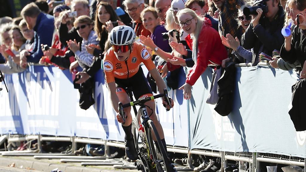 Holt nach einer 100 km langen Solofahrt WM-Gold im Strassenrennen: Die Niederländerin Annemiek van Vleuten