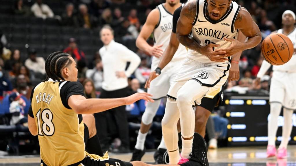 Trotz starker eigener Leistung mit den Washington Wizards weiterhin am Boden: Kyshawn George (links)