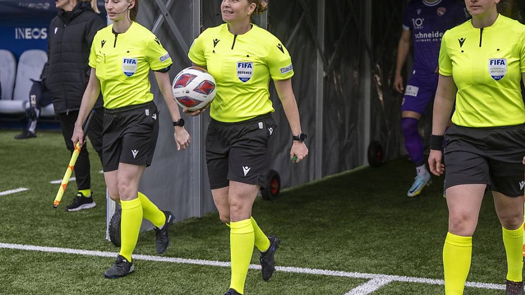 Désirée Grundbacher, mit Ball, freut sich auf ihre Premiere