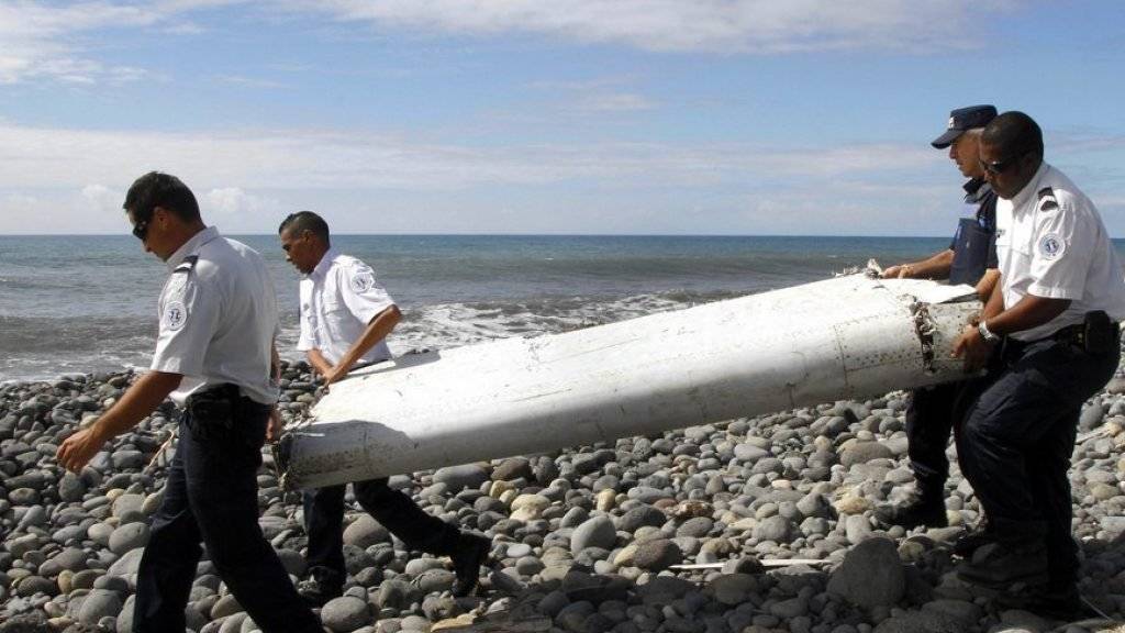 Ein einziges MH370-Wrackteil ist bislang an der Küste von La Réunion aufgetaucht. (Archiv)