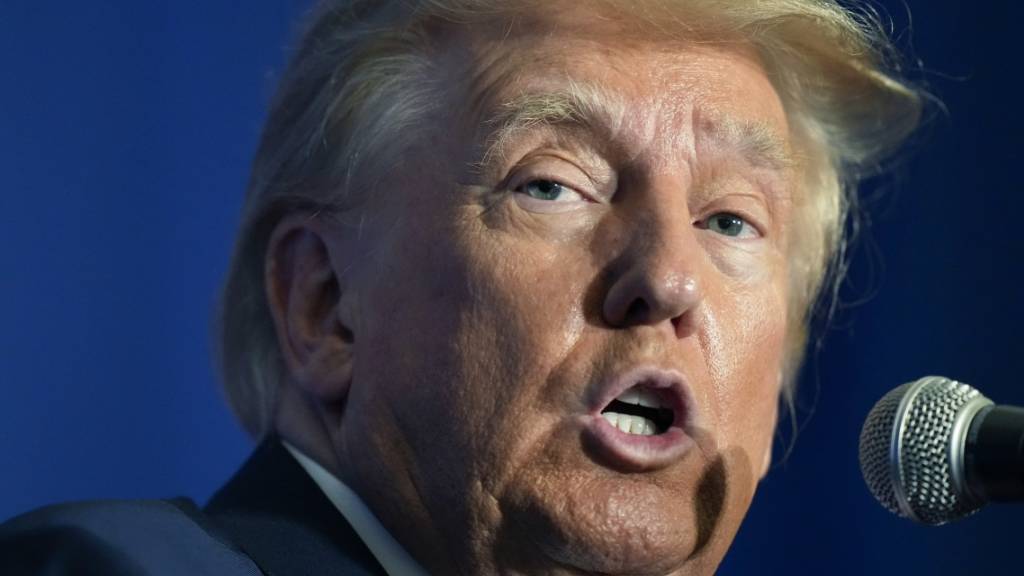 Ex-US-Präsident Donald Trump bei einer Veranstaltung im US-Bundesstaat New Hampshire. Foto: Steven Senne/AP/dpa