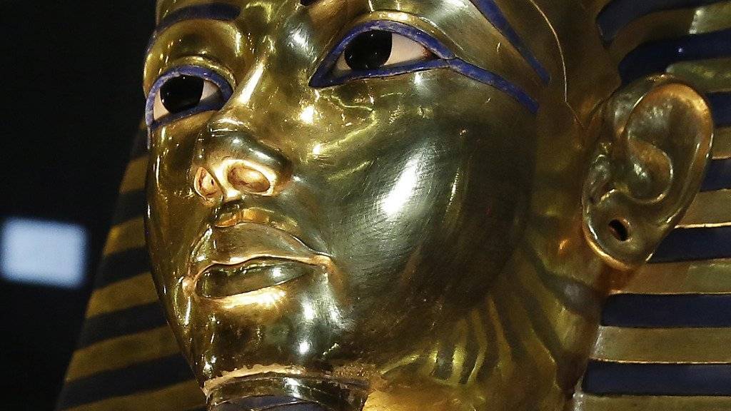 Goldene Totenmaske von König Tutanchamun.