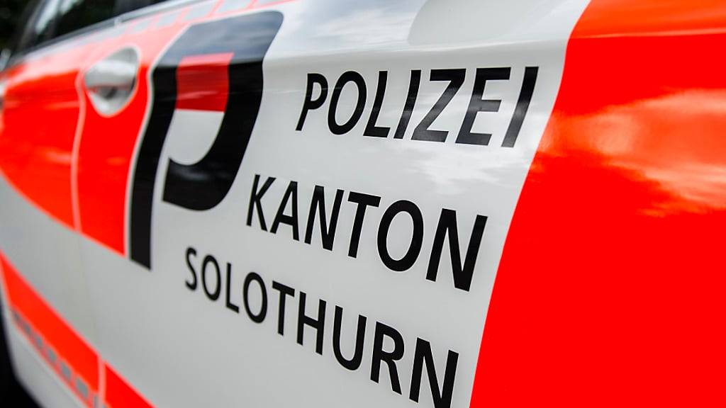 Die Solothurner Kantonspolizei musste in der Nacht auf Sonntag in Grenchen ausrücken. (Symbolbild)