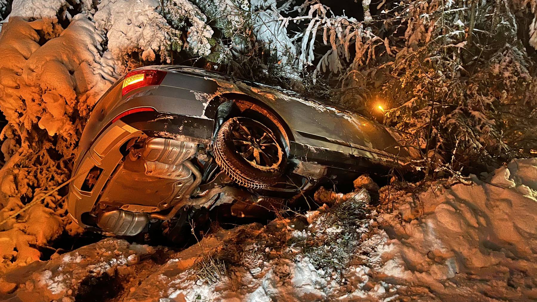 Die 41-jährige Frau verlor die Kontrolle auf einer schneebedeckten Strasse. 