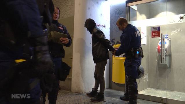 Polizei-Grossaufgebot erstickt Antifa-Demo im Keim