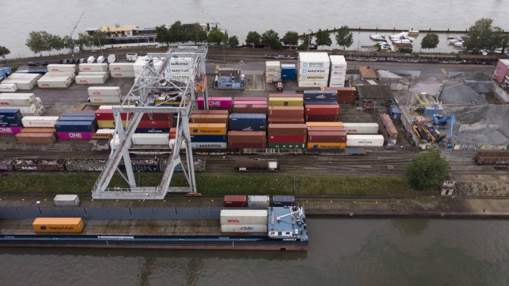 Zu den simulierten Massnahmen zählten die Beschränkung des Zugangs zu internationalen Finanzdienstleistungen sowie Exportverbote für sensible Technologien. (Symbolbild)