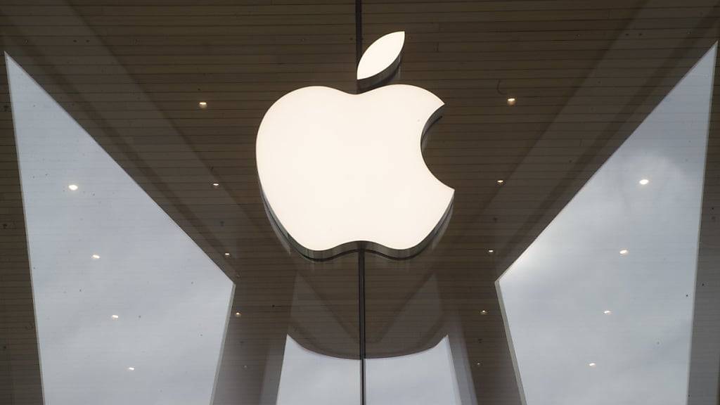 Von Apple wird bei der Entwicklerkonferenz WWDC am Montag (ab 19.00 MESZ) ein Vorstoss bei Künstlicher Intelligenz erwartet. Laut Medienberichten soll neben Funktionen aus eigener Entwicklung auch Technologie des ChatGPT-Erfinders OpenAI zum Einsatz kommen. (Archivbild)