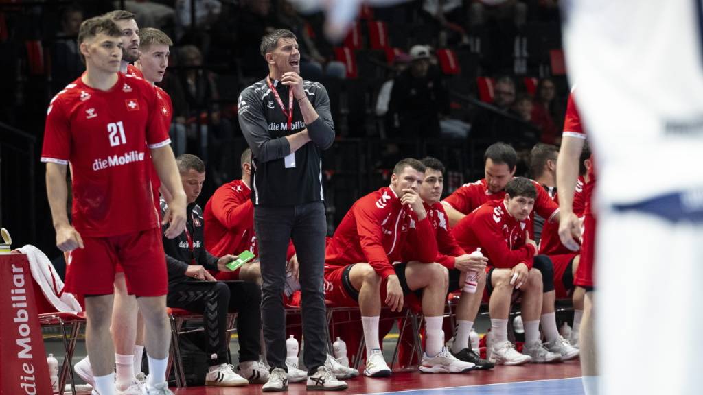 Keine WM im Handball-Land schlechthin als Erfahrungsschatz für die Schweiz: Trainer Andy Schmid und das Handball-Nationalteam müssen mit dem Verpassen der WM 2027 in Deutschland eine bittere Pille hinnehmen