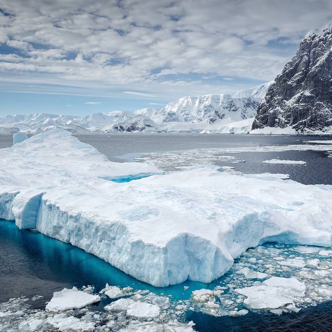 Forscher finden riesigen See unter dem Eis