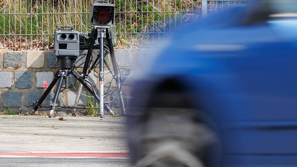 Tausende Raser in Rotterdam (NL) bringen Radarfalle zum Kollaps