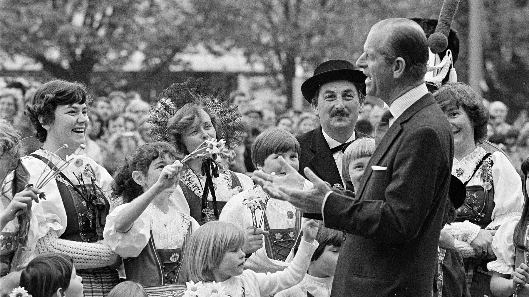 Mitdabei auch der Ehemann der Queen Prinz Philip