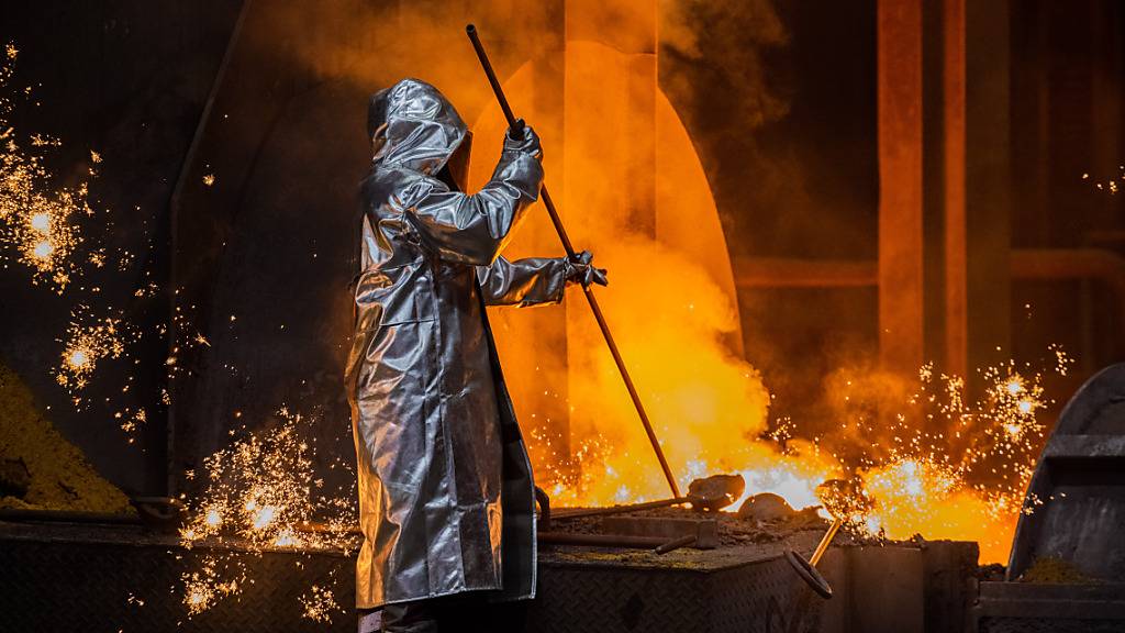 Die schwächelnde Weltkonjunktur lastet auch zum Jahresende auf der exportorientierten deutschen Wirtschaft. Der Wert der Warenausfuhren ist von Januar bis November gegenüber der Vorjahresperiode gefallen. (Archivbild)