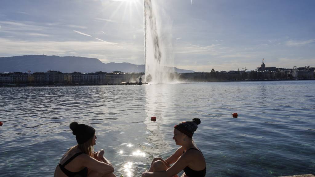 In Genf ist Abkühlung im See umso dringender, als neue Temperaturrekorde die Stadt heimsuchen. (Archivbild mit Jet d'Eau)