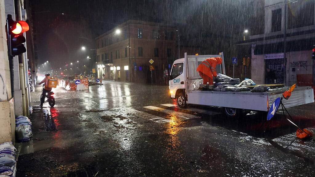 Eine überschwemmte Straße in Bologna. Foto: Michele Nucci/LaPresse via ZUMA Press/dpa