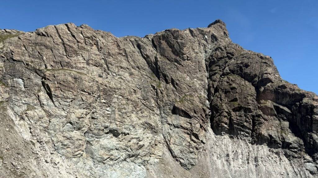 Am Riffelhorn südlich von Zermatt VS ist ein deutscher Bergsteiger in den Tod gestürzt.