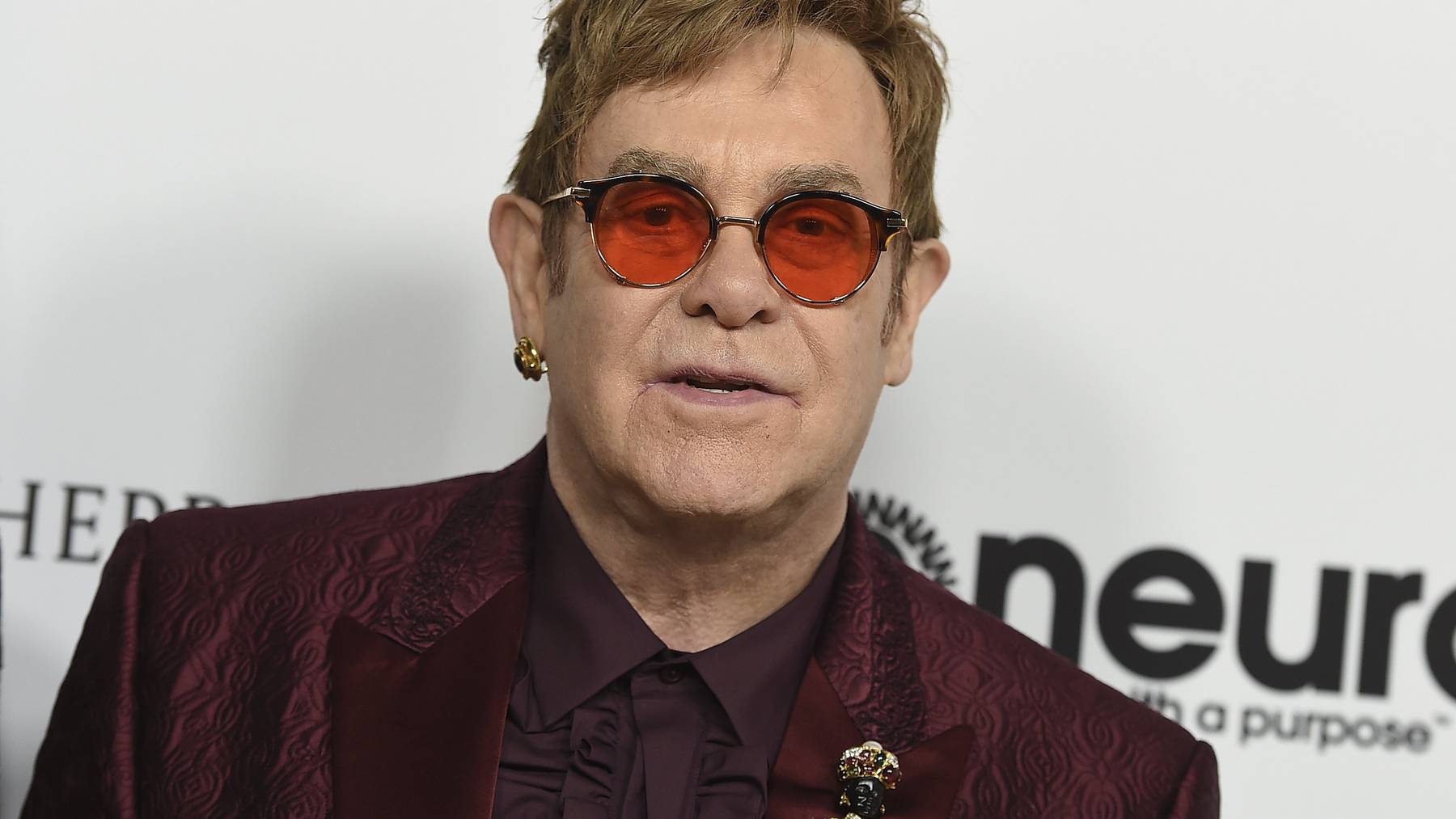 Elton John leidet an einer schweren Infektion, sollte aber wieder vollständig gesund werden.