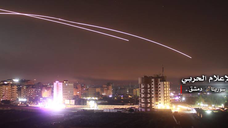 Die syrische Luftabwehr bekämpft Raketenangriffe über Damaskus. (Archivbild)