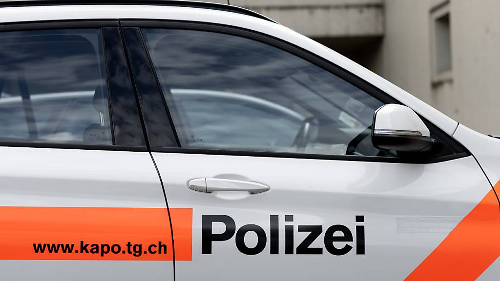Die Thurgauer Polizei musste am Dienstagnachmittag zu einem Unfall in Weinfelden ausrücken. Ein siebenjähriges Mädchen war aus dem Fenster gestürzt. (Archivbild)