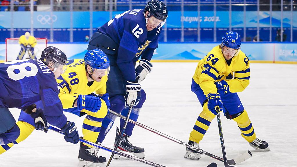Finnland gewinnt das Prestigeduell gegen Schweden 4:3 nach Verlängerung. Beide Mannschaften ziehen nach diesem Resultat direkt in die Viertelfinals ein