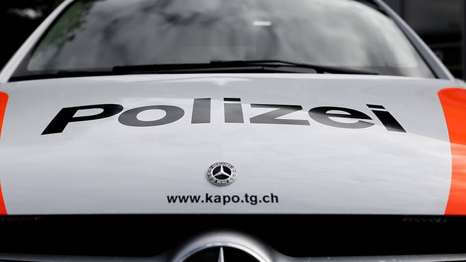 Zwei Männer überfallen und fesseln 84-Jährigen im Haus