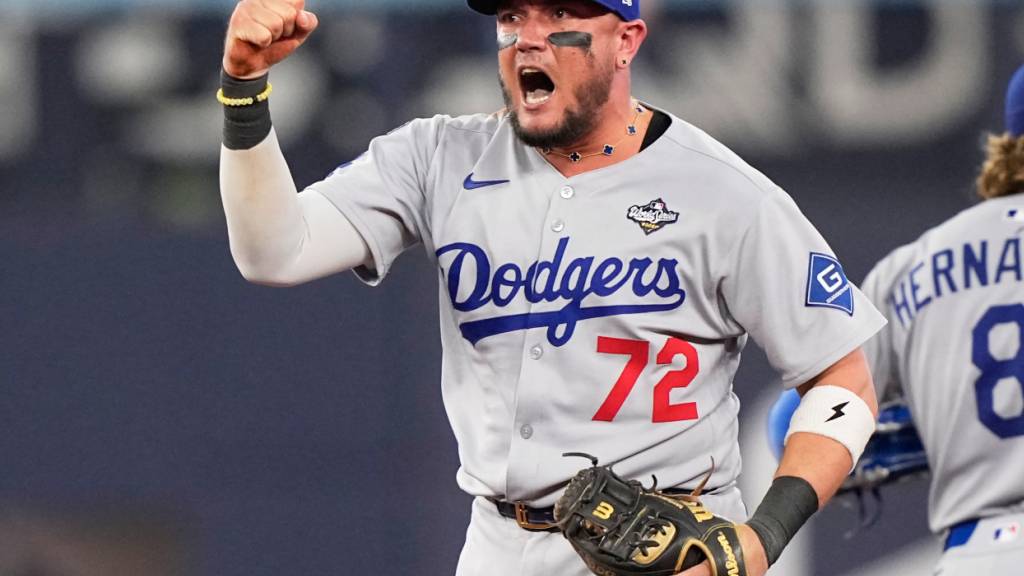 Miguel Rojas jubelt. Er erzwingt mit den Dodgers Spiel 7