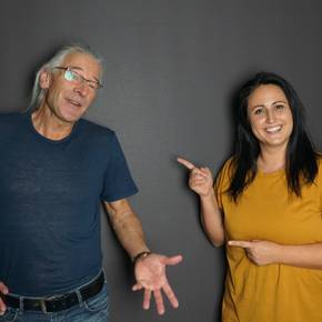 Mit welchem Dialekt spricht Marco Caduff?