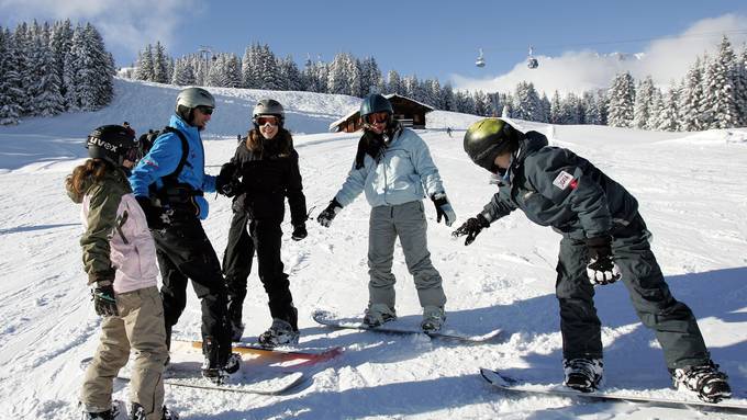 Kanton Bern schickt mehr Klassen ins Skilager als andere Kantone