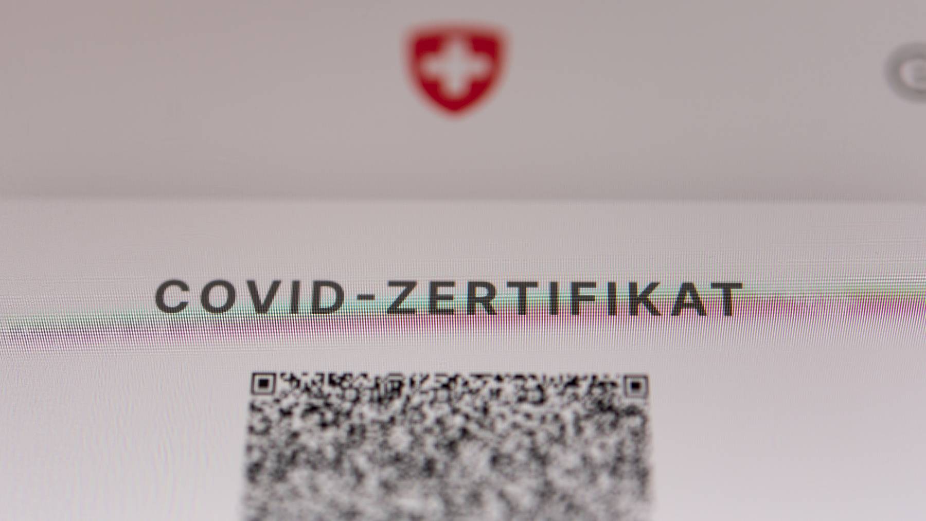 Der Code fuer den Covid-Impfpass wird auf dem Mobiltelefon angezeigt, am Samstag, 25. September 2021 in Bern. // Covid-Zertifikat