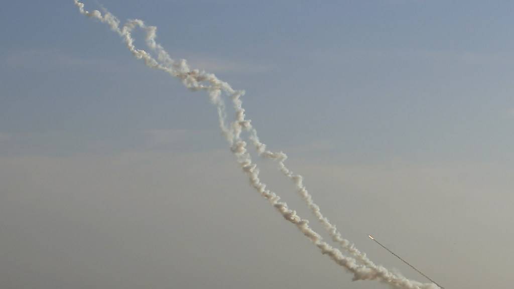 Israel greift nach Raketenangriff aus Gaza Hamas-Ziele an