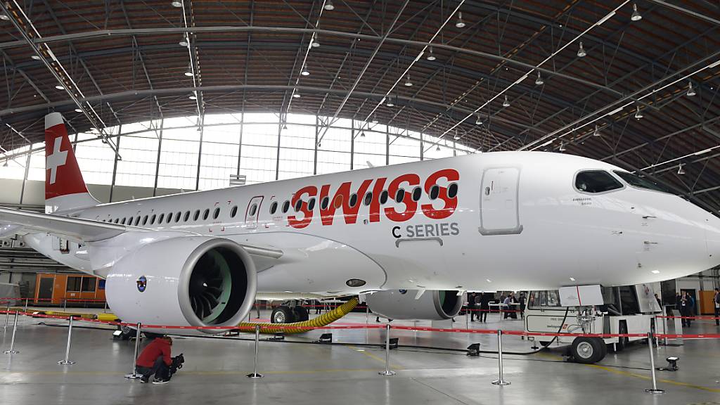 Nach den massiven Ausfällen der Europa-Flugzeuge vom Typ C-Series/A220 wegen Triebwerkinspektionen an den beiden Vortagen läuft der Flugbetrieb bei der Swiss am Donnerstag wieder normal. (Archiv)