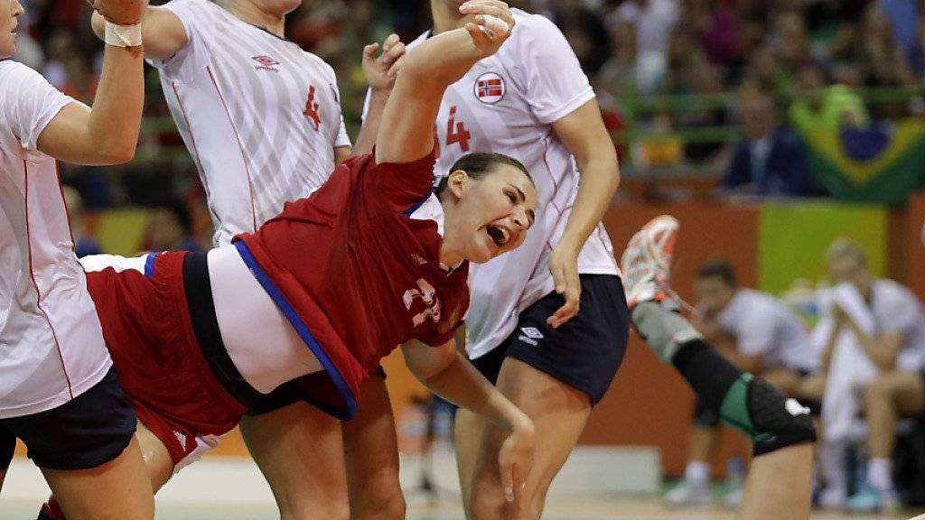 In hartem Kampf durchgesetzt: Russland (im Bild Maja Petrowa) gewann im Olympia-Halbfinal nach Verlängerung gegen Titelverteidiger Norwegen