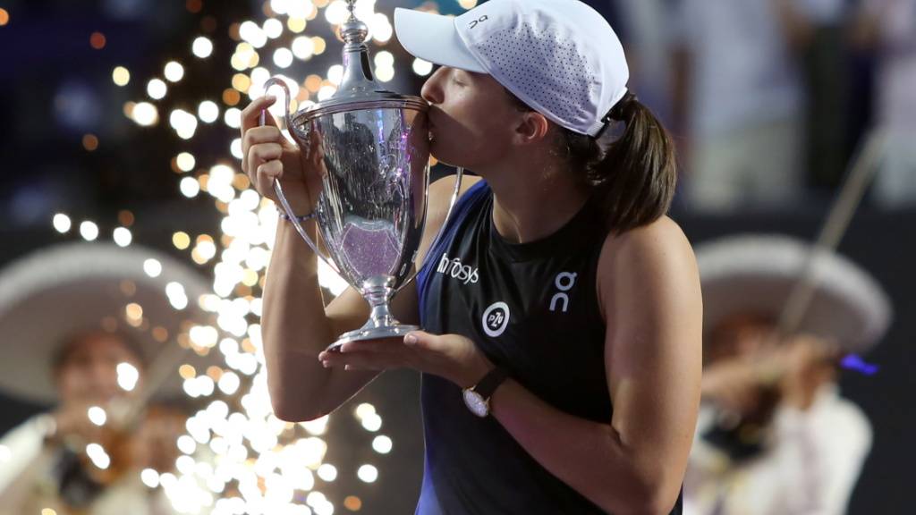 Die Polin Iga Swiatek gewinnt die WTA Finals in Cancun und ist wieder die Nummer 1 der Welt