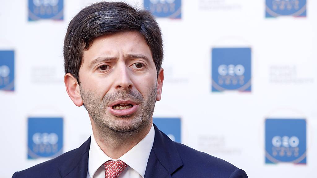 FILED - Italiens Gesundheitsminister, Roberto Speranza, spricht während einer Pressekonferenz auf der G20-Gesundheitsministerkonferenz. Photo: Roberto Monaldo/LaPresse via ZUMA Press/dpa