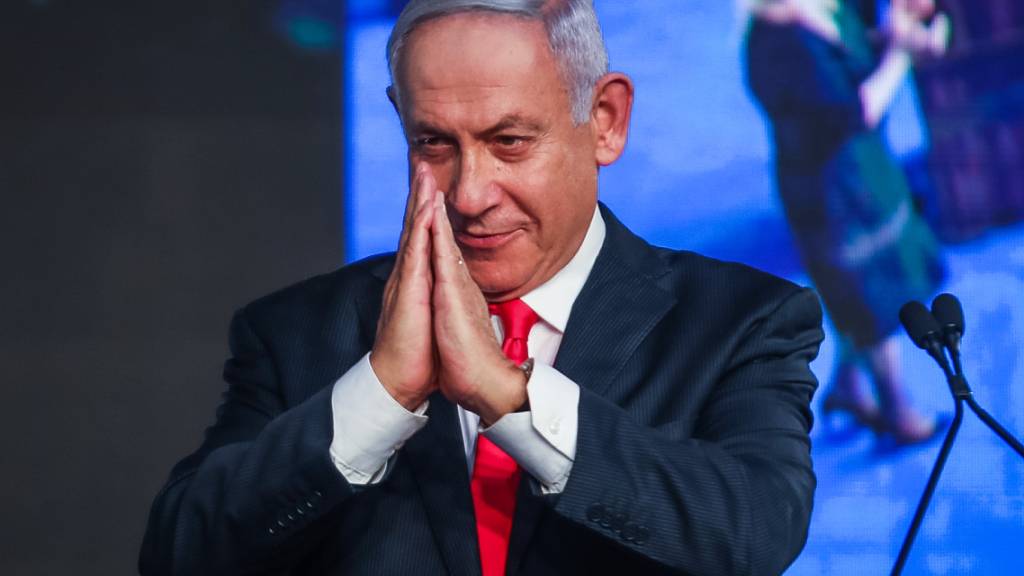 dpatopbilder - Benjamin Netanjahu, Ministerpräsident von Israel und Vorsitzender der rechtskonservativen Likud-Partei, bedankt sich nach den Parlamentswahlen in Israel bei seinen Anhängern. Foto: Noam Moskowitz/dpa