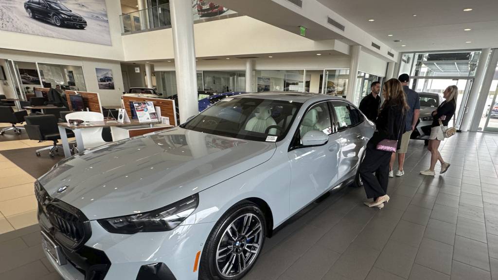 China lässt mit einer Steueränderung deutsche Premium-Autobauer aufhorchen. Im wichtigsten Automarkt der Welt könnte es noch schwieriger werden. (Archivbild)