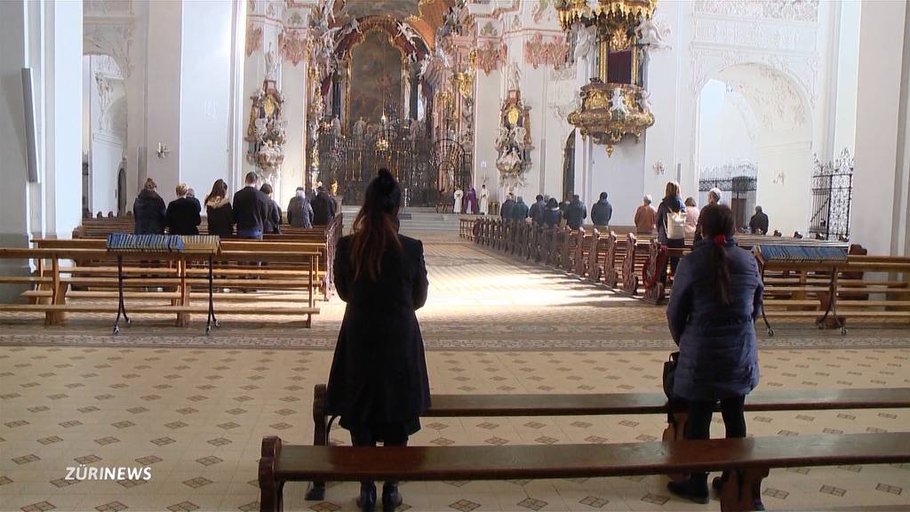 Gläubige bleiben der Kirche wegen dem Coronavirus fern