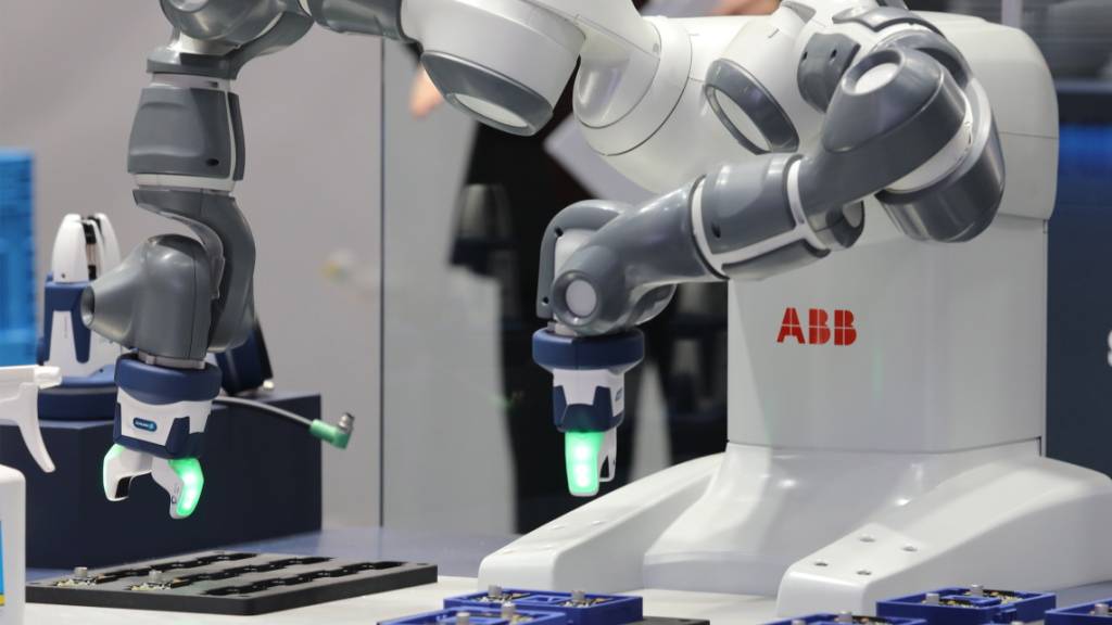 ABB hat für seine Robotics-Sparte einen Käufer gefunden. Die japanische Softbank Group kauft das Geschäft und bezahlt 5,375 Milliarden US-Dollar.(Archivbild)