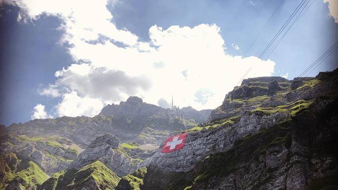 Die Fahne am Säntis ist entrollt