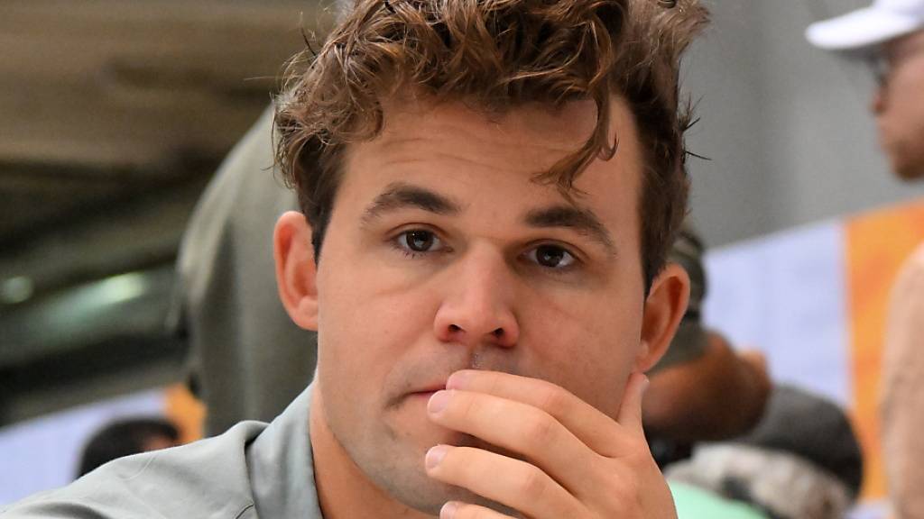 Rolle rückwärts nach dem Jeans-Eklat: Magnus Carlsen macht an der Schach-WM in New York einen Rückzieher vom Rückzieher
