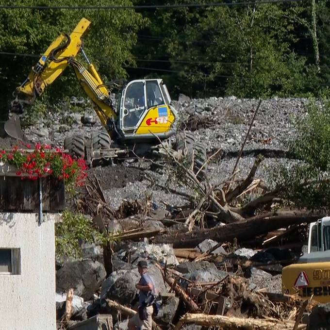 Aufräumarbeiten in Brienz wegen Gefahr von neuen Unwettern kurz unterbrochen