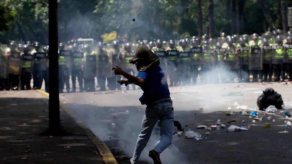Explosive Lage: In den vergangenen Tagen gab es immer wieder Proteste in Venezuela, weil es kaum noch Grundnahrungsmittel und Medikamente gibt.