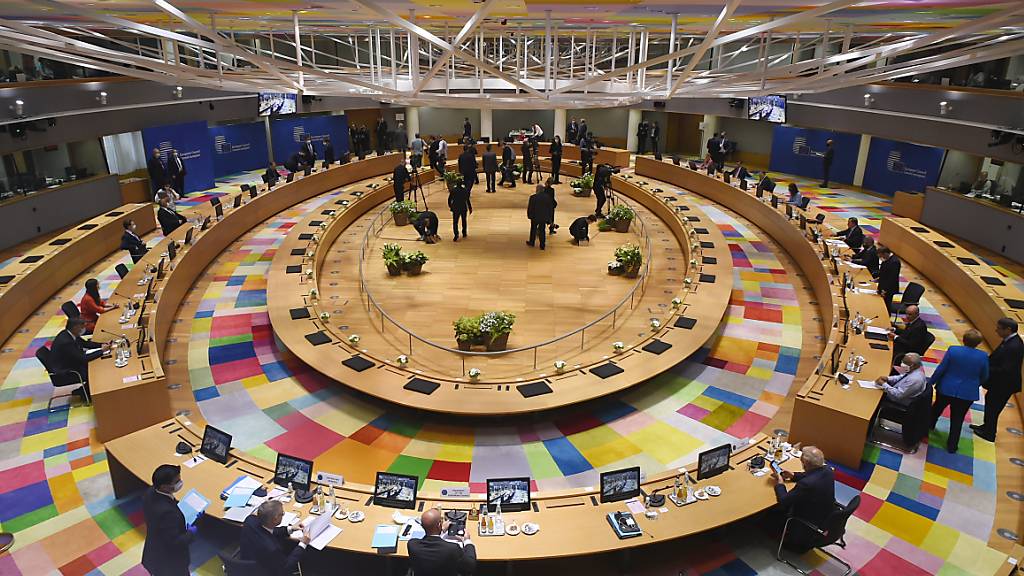 Nach tagelangen Verhandlungen haben sich die EU-Staats- und Regierungschefs auf ihrem Gipfeltreffen in Brüssel in wichtigen Streitpunkten geeinigt.