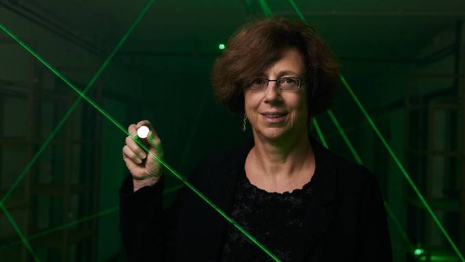 Schweizer Lasertechnik-Pionierin Ursula Keller erhält Erfinderpreis