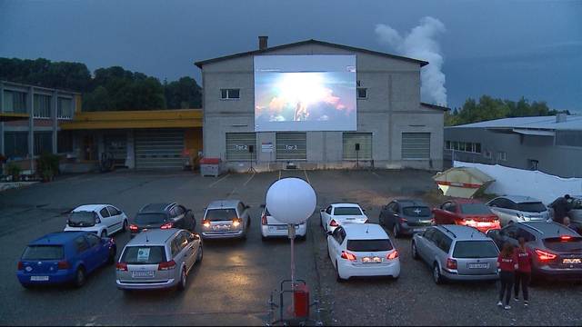 Erstes Autokino in Olten ein Erfolg