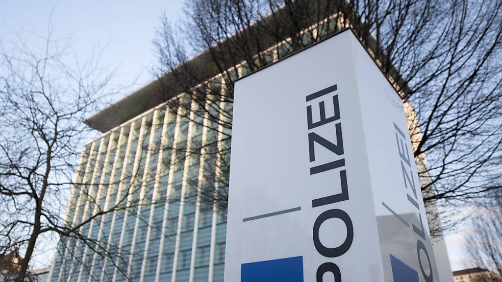 Die Luzerner Polizei, hier ihr Hauptgebäude in Luzern, sucht Zeugen der beiden Vorfälle. (Archivaufnahme)