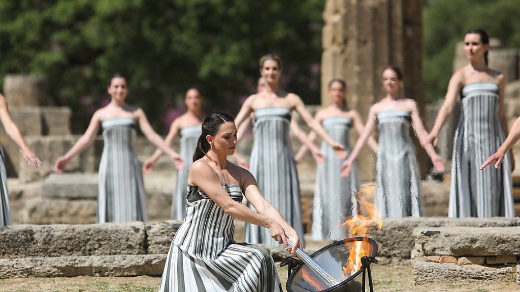 Das olympische Feuer für die Spiele in Paris ist entzündet