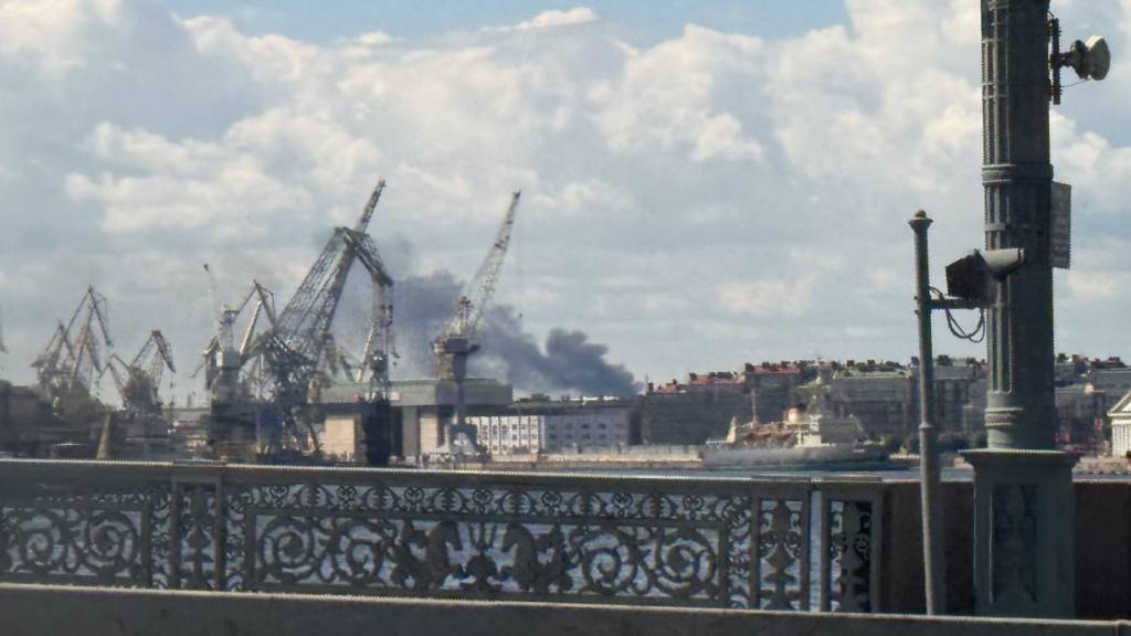 Ukraine attackiert russische Ölanlagen bei St. Petersburg