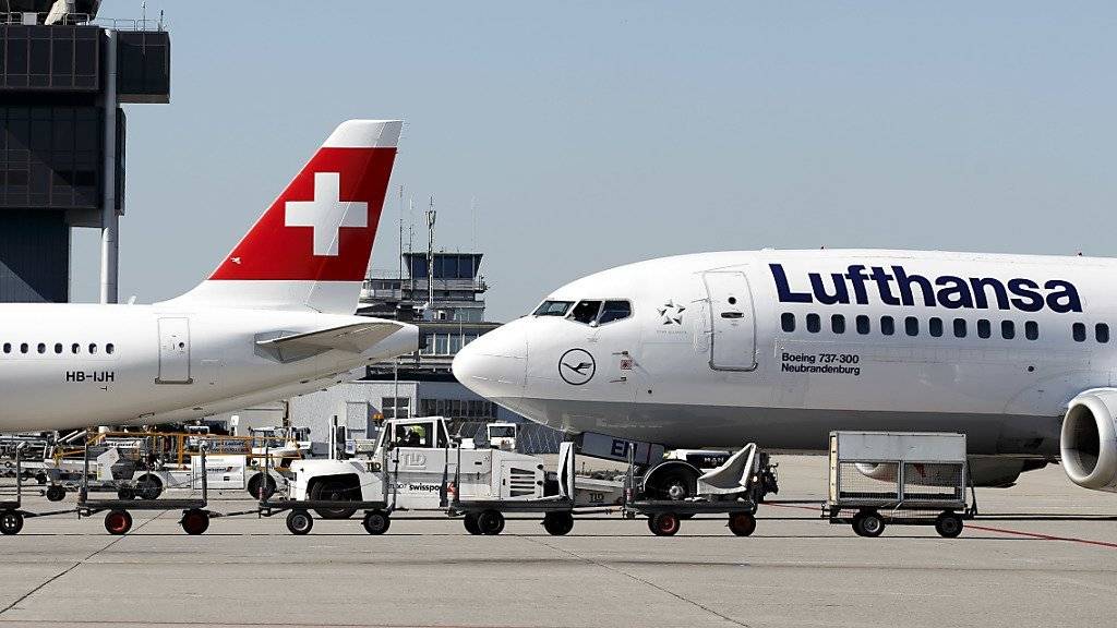 Swiss hat im August die gleiche Zahl von Flügen wie im Vorjahreszeitraum durchgeführt und die gleiche Zahl an Passagieren befördert. Beim Mutterhaus Lufthansa ging es dagegen deutlich nach unten. (Archivbild)