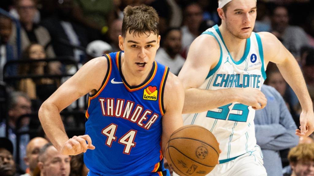 Das serbische Basketball-Talent Nikola Topic (links) von NBA-Champion Oklahoma City Thunder ist an Hodenkrebs erkrankt